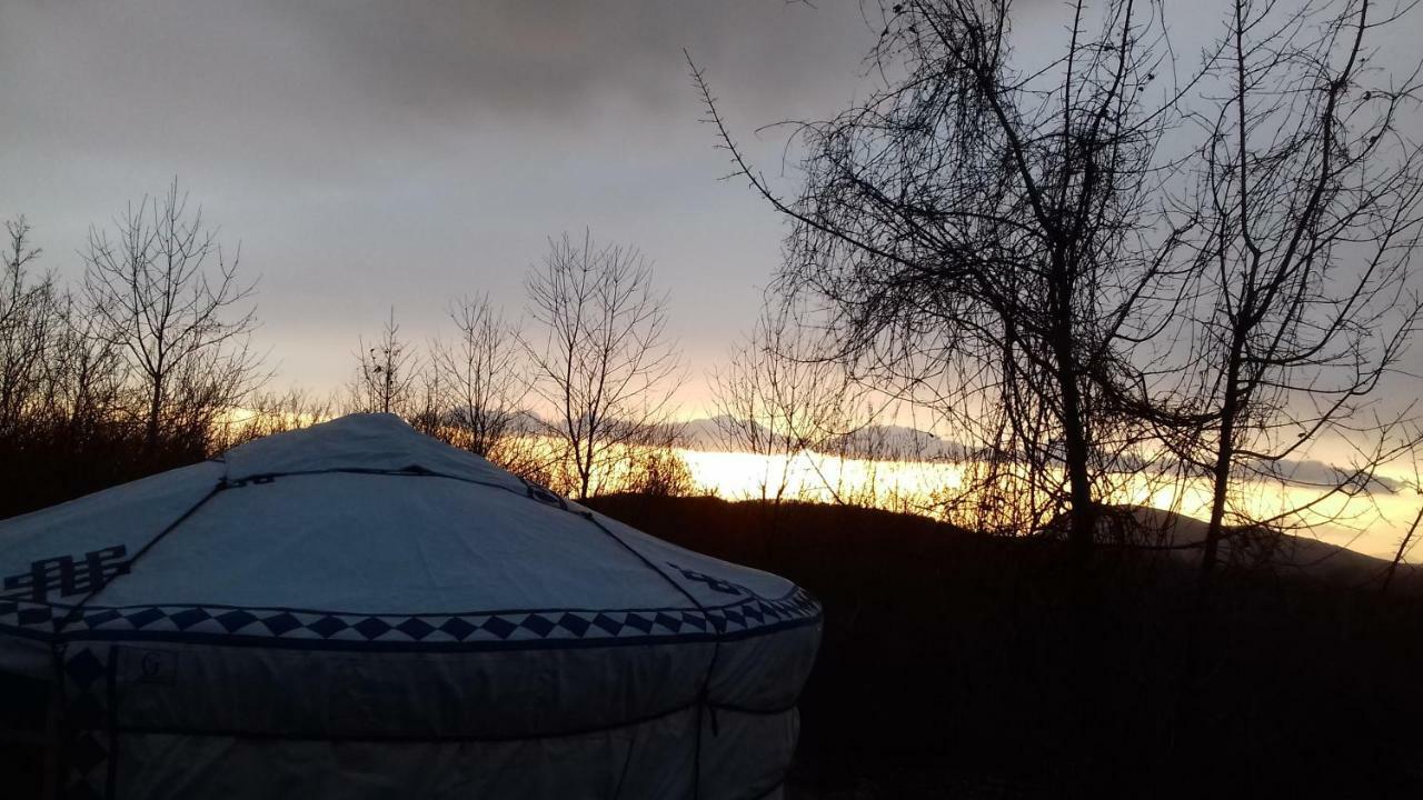 Romantic Mongolian Yurt In The Wild Hotel Rakovica Buitenkant foto