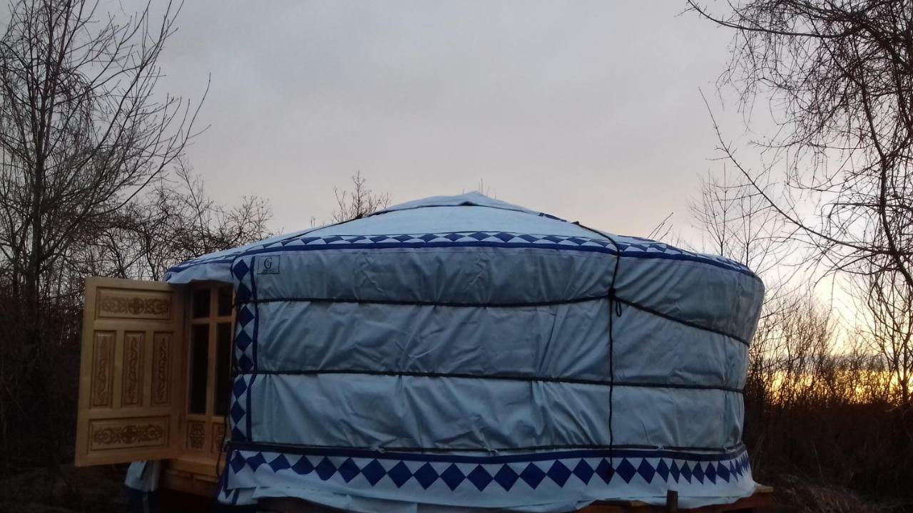 Romantic Mongolian Yurt In The Wild Hotel Rakovica Buitenkant foto