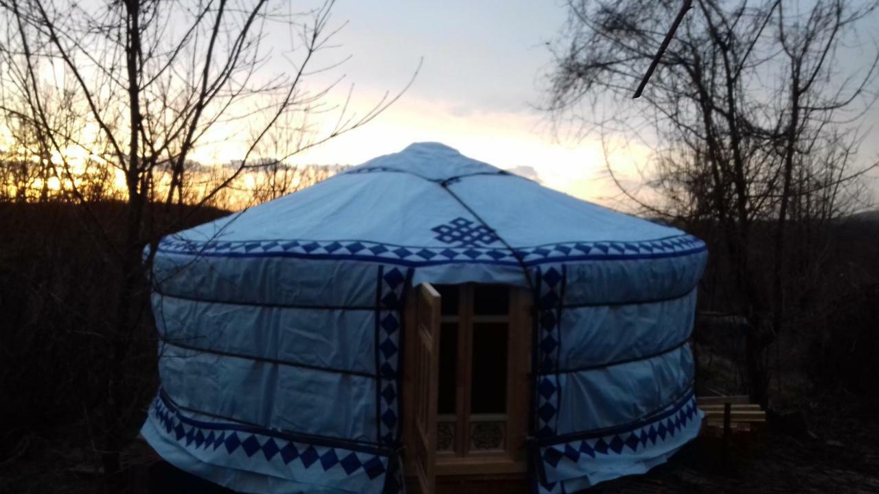 Romantic Mongolian Yurt In The Wild Hotel Rakovica Buitenkant foto