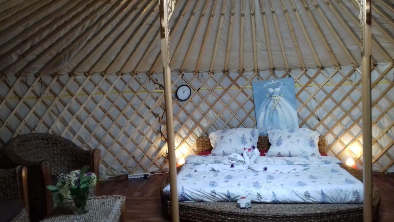 Romantic Mongolian Yurt In The Wild Hotel Rakovica Buitenkant foto