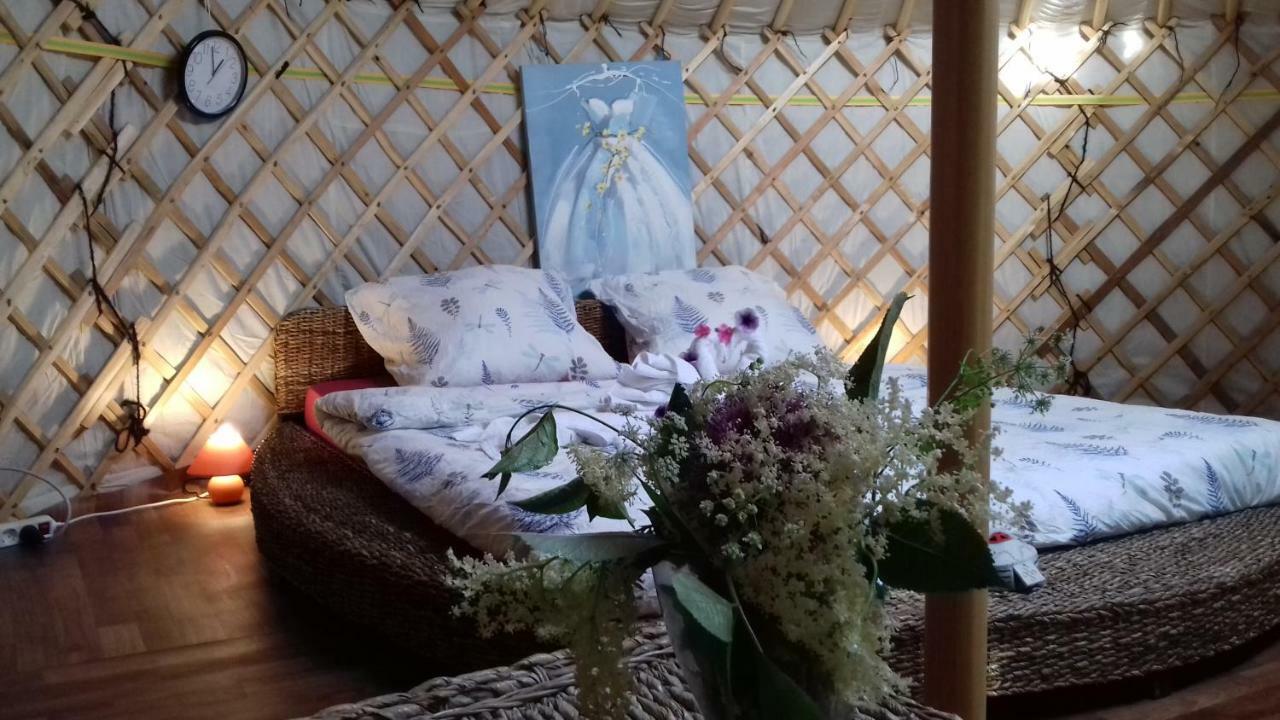 Romantic Mongolian Yurt In The Wild Hotel Rakovica Buitenkant foto